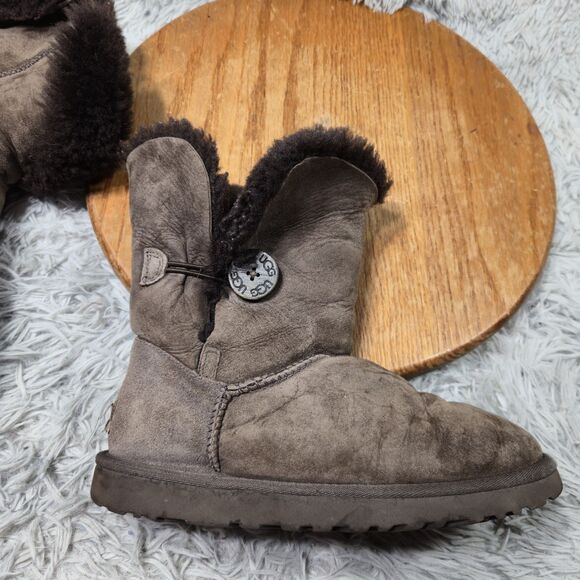 Ugg Bailey Womens Size 7 Brown Leather Sheepskin Button Round Toe Winter Boots - Picture 9 of 12